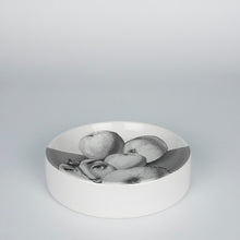 Load image into Gallery viewer, Fornasetti  - Round ashtray Tema e Variazioni n°390 b/w