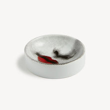 Load image into Gallery viewer, Fornasetti  - Round ashtray Red Lips Tema e Variazioni n°397