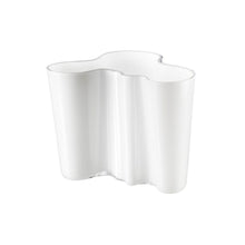 Load image into Gallery viewer, Iittala - Alvar Aalto Collection Vase 16cm White