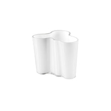 Load image into Gallery viewer, Iittala - Alvar Aalto Collection Vase 9,5cm White