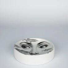 Load image into Gallery viewer, Fornasetti  - Round ashtray Tema e Variazioni n°392 b/w